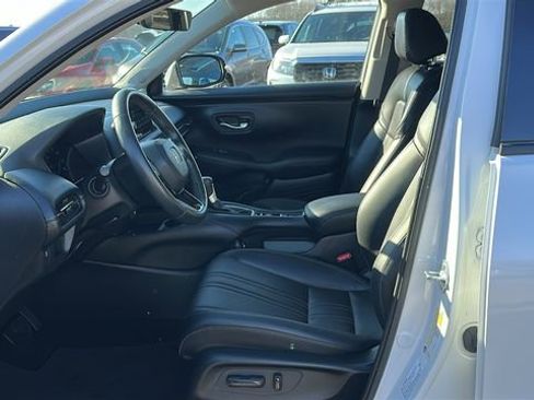 Certified 2023 Honda HR-V EX-L image 9