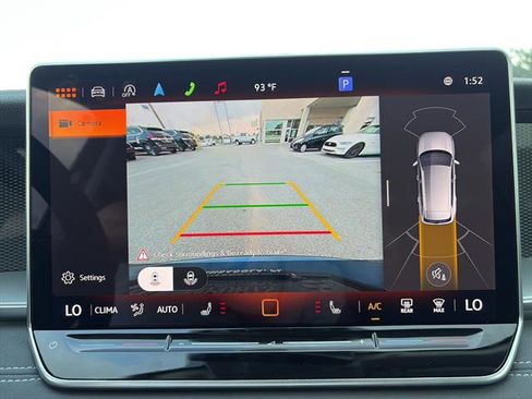 New 2025 Volkswagen Tiguan SE image 20