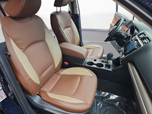 Used 2018 Subaru Outback 3.6R Touring w/ Popular Package #3 AWD/4WD image 10