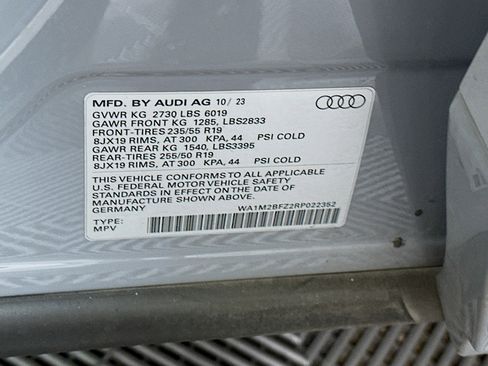 Used 2024 Audi Q4 e-tron Prestige AWD/4WD image 12
