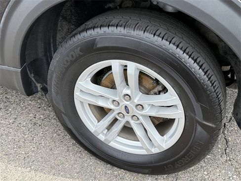 Certified 2023 Ford Explorer XLT w/ Equipment Group 202A image 5