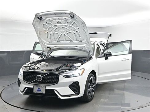 Used 2023 Volvo XC60 B5 Plus w/ Climate Package image 46