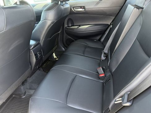 Used 2025 Toyota Corolla Cross XLE w/ Convenience Package FWD image 14
