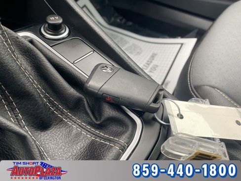 Used 2025 Volkswagen Jetta SE image 45