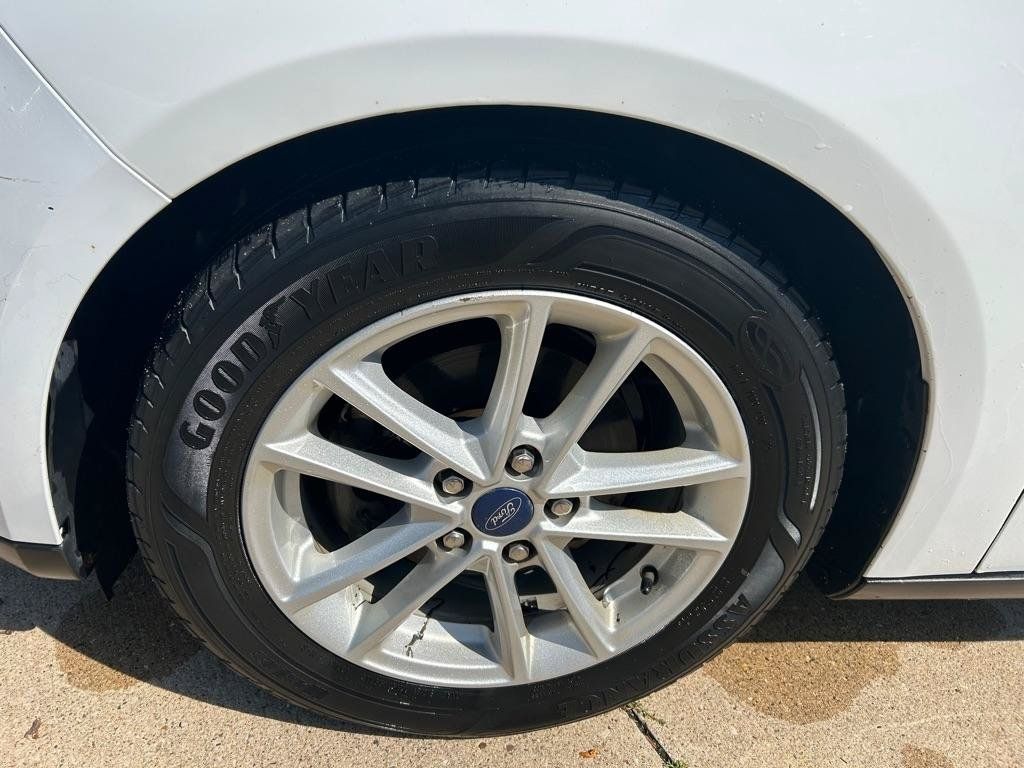 Used 2018 Ford Focus SE FWD image 9