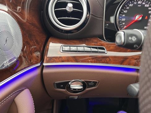 Used 2017 Mercedes-Benz E 300 4MATIC image 18