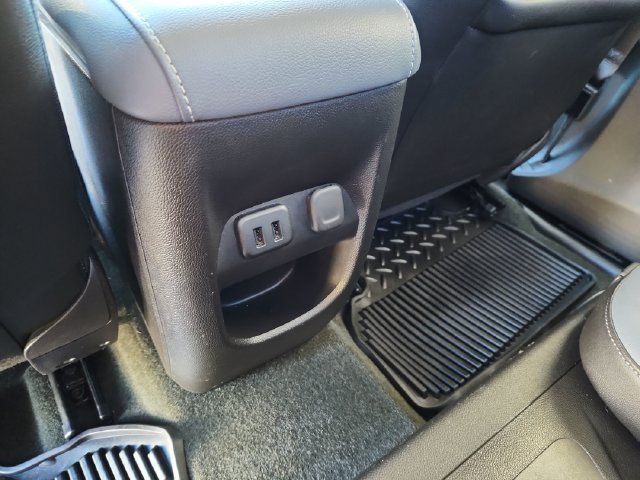 Used 2017 Chevrolet Colorado Z71 AWD/4WD image 27