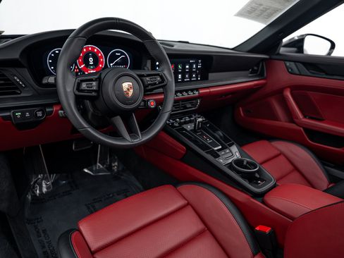 Certified 2025 Porsche 911 Targa 4 GTS AWD/4WD image 4