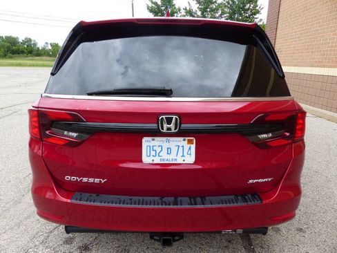 Used 2024 Honda Odyssey Sport image 8