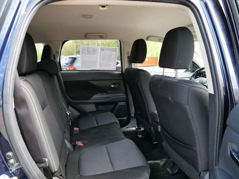 Used 2016 Mitsubishi Outlander ES AWD/4WD image 9