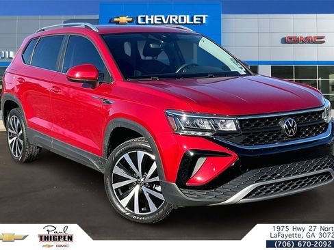 Used 2023 Volkswagen Taos SE w/ Panoramic Sunroof Package image 1