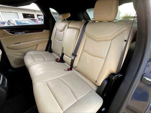 Used 2018 Cadillac XT5 Luxury w/ Driver Awareness Package image 31