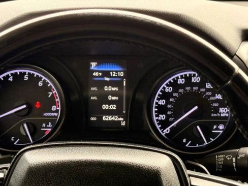 Used 2022 Toyota Camry SE FWD image 31