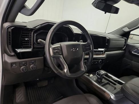 Used 2025 Chevrolet Silverado 1500 RST AWD/4WD image 17