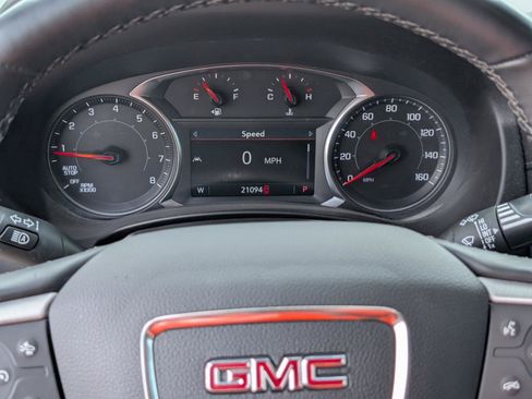 Used 2024 GMC Terrain SLT FWD image 21