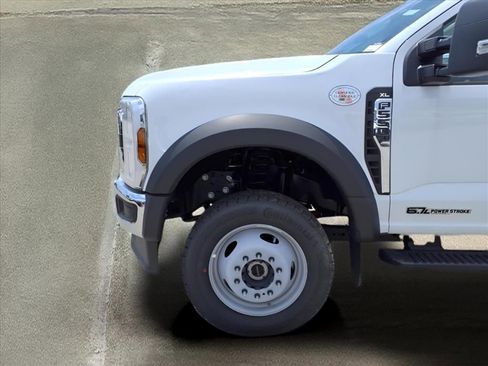 Used 2024 Ford F550 4x4 Regular Cab Super Duty image 18