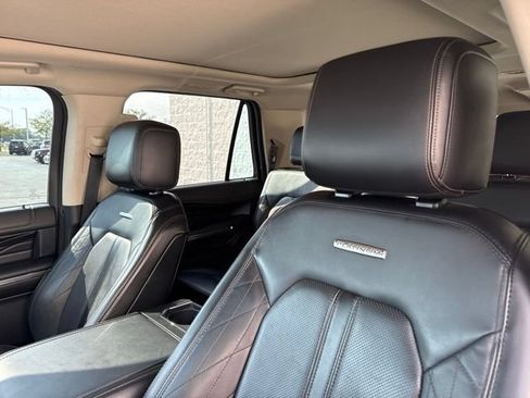 Used 2019 Ford Expedition Max Platinum AWD/4WD image 17