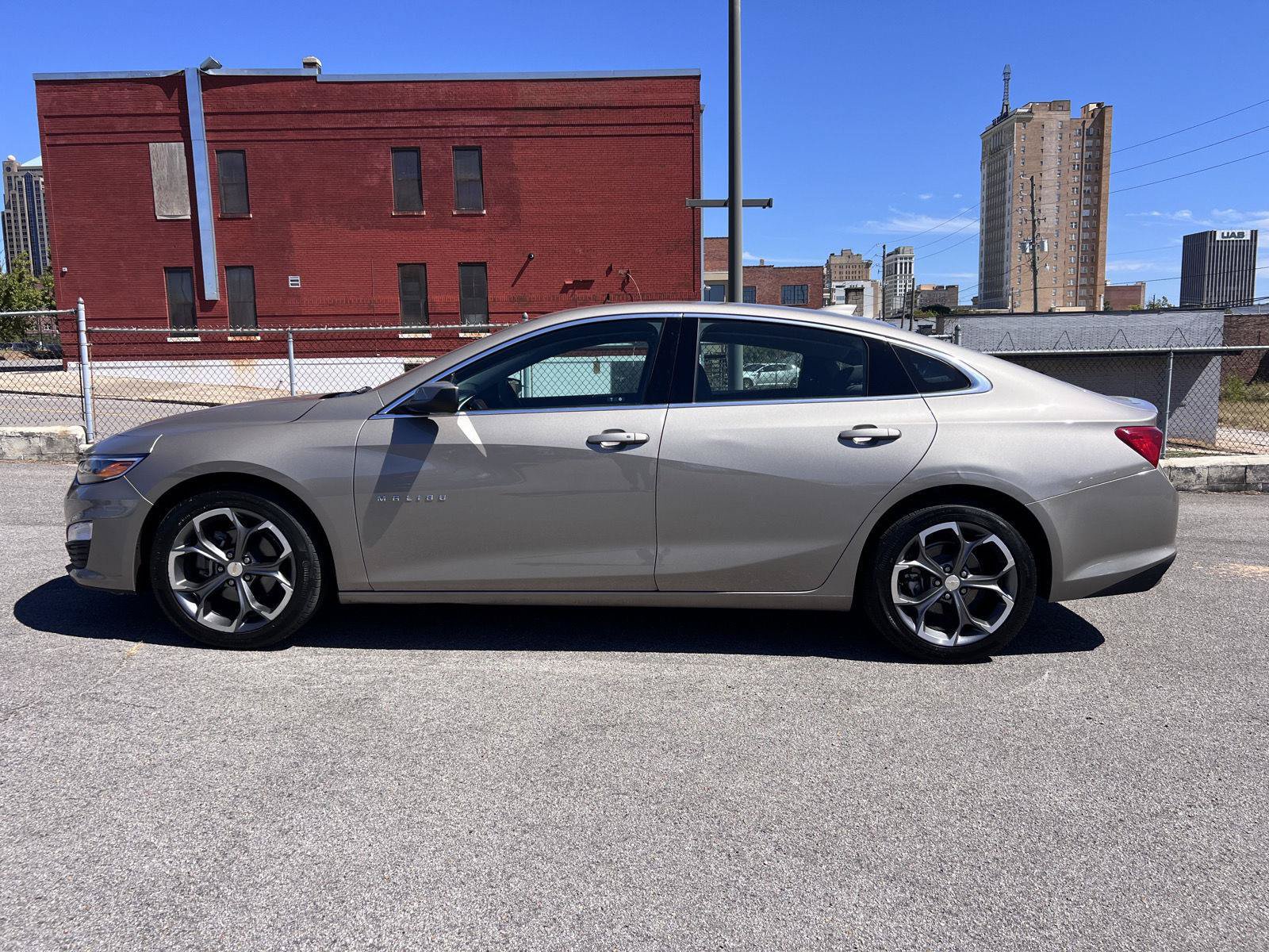 Used 2024 Chevrolet Malibu LT FWD image 30