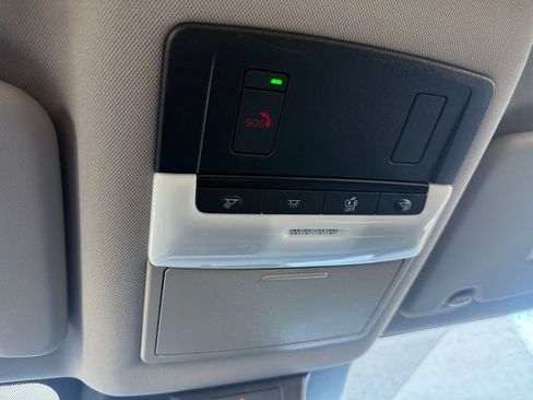 Used 2025 Nissan Rogue SV image 20