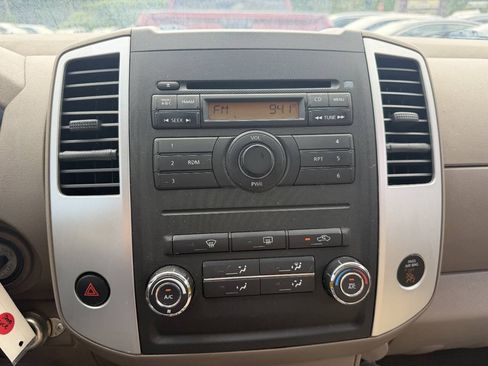 Used 2011 Nissan Frontier SV AWD/4WD image 21