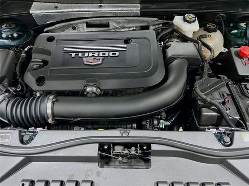 Used 2025 Cadillac XT4 Premium Luxury image 29