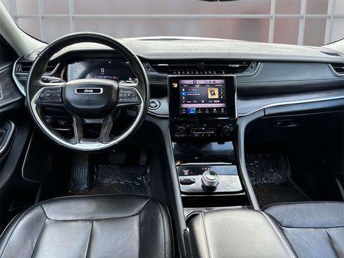 Used 2022 Jeep Grand Cherokee Limited image 14