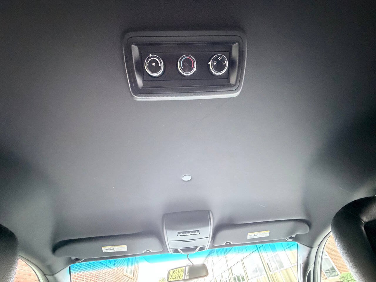 Used 2017 Dodge Grand Caravan SXT FWD image 18
