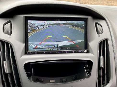 Used 2013 Ford Focus Titanium w/ Titanium Handling Pkg image 15