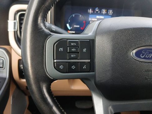 Used 2024 Ford F250 Lariat w/ Black Appearance Package AWD/4WD image 11