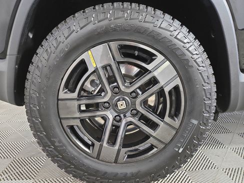 Used 2024 Rivian R1S Adventure AWD/4WD image 12