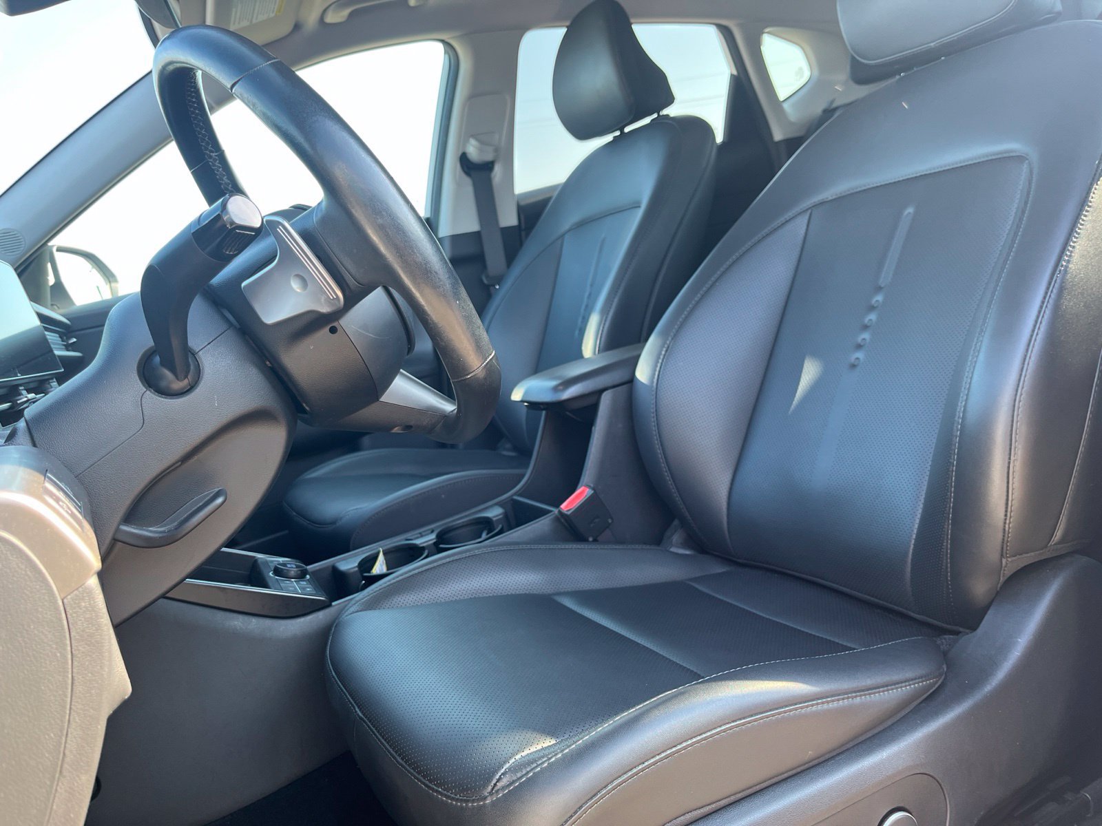 Used 2024 Hyundai Kona Limited FWD image 8