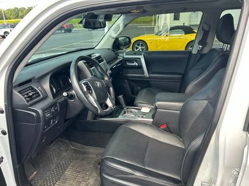 Used 2024 Toyota 4Runner Limited AWD/4WD image 9
