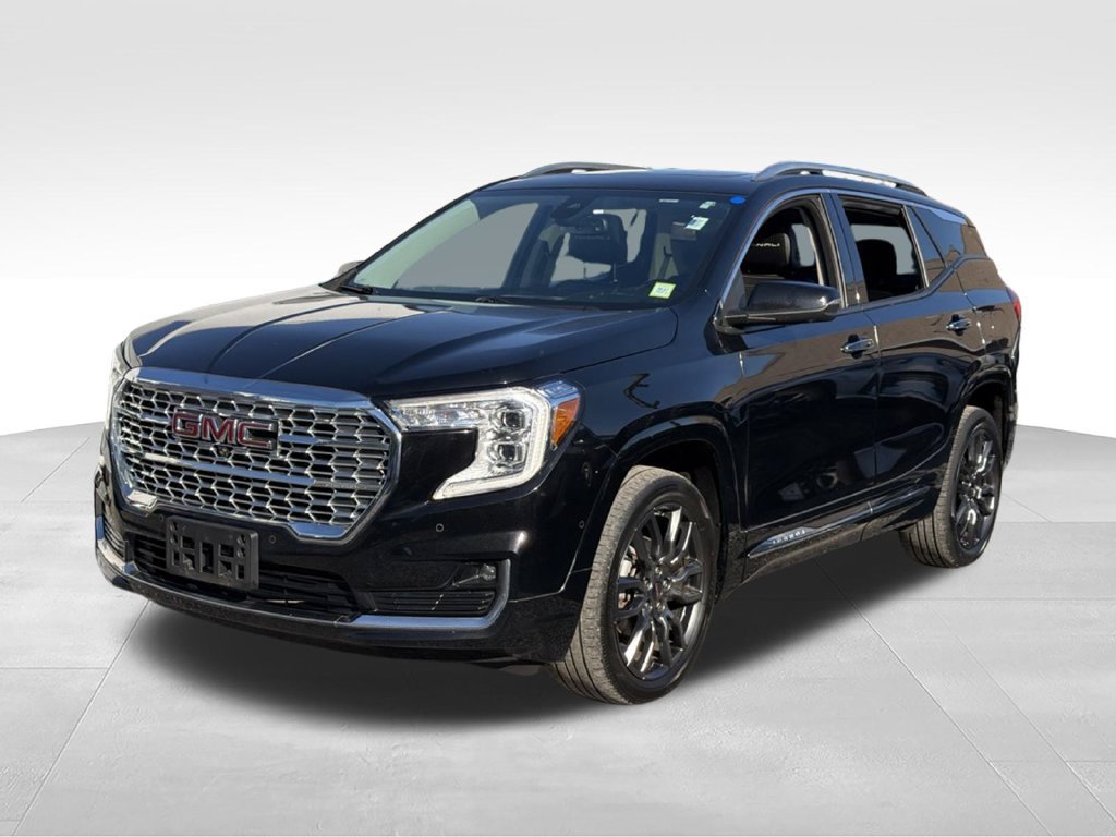 Used 2024 GMC Terrain Denali w/ Black Diamond Edition AWD/4WD image 3
