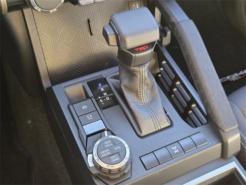 Used 2024 Toyota Tacoma TRD Off-Road image 30