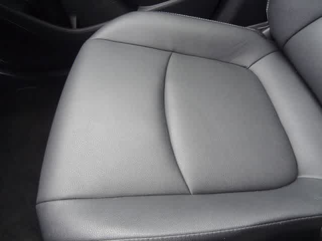 Certified 2025 Toyota Corolla Cross XLE FWD image 31