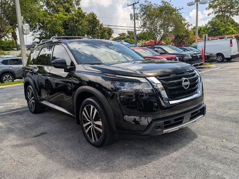 Certified 2023 Nissan Pathfinder Platinum w/ Cargo Package AWD/4WD image 3
