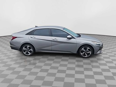 Used 2023 Hyundai Elantra SEL w/ Convenience Package FWD image 9