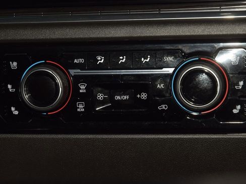 Used 2024 Chevrolet Silverado 2500 LTZ w/ LTZ Plus Package image 37