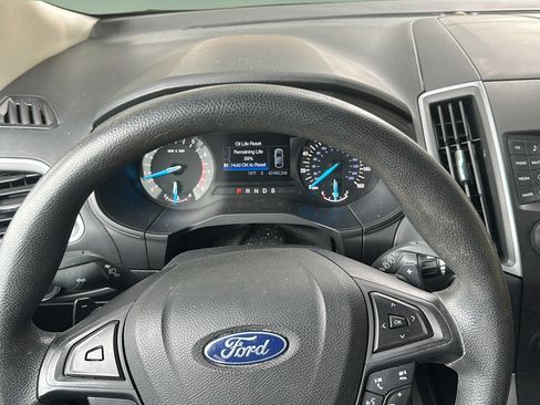 Used 2018 Ford Edge SE FWD image 14