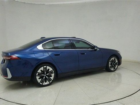 Used 2024 BMW 530i xDrive 530i xDrive w/ Premium Package image 70