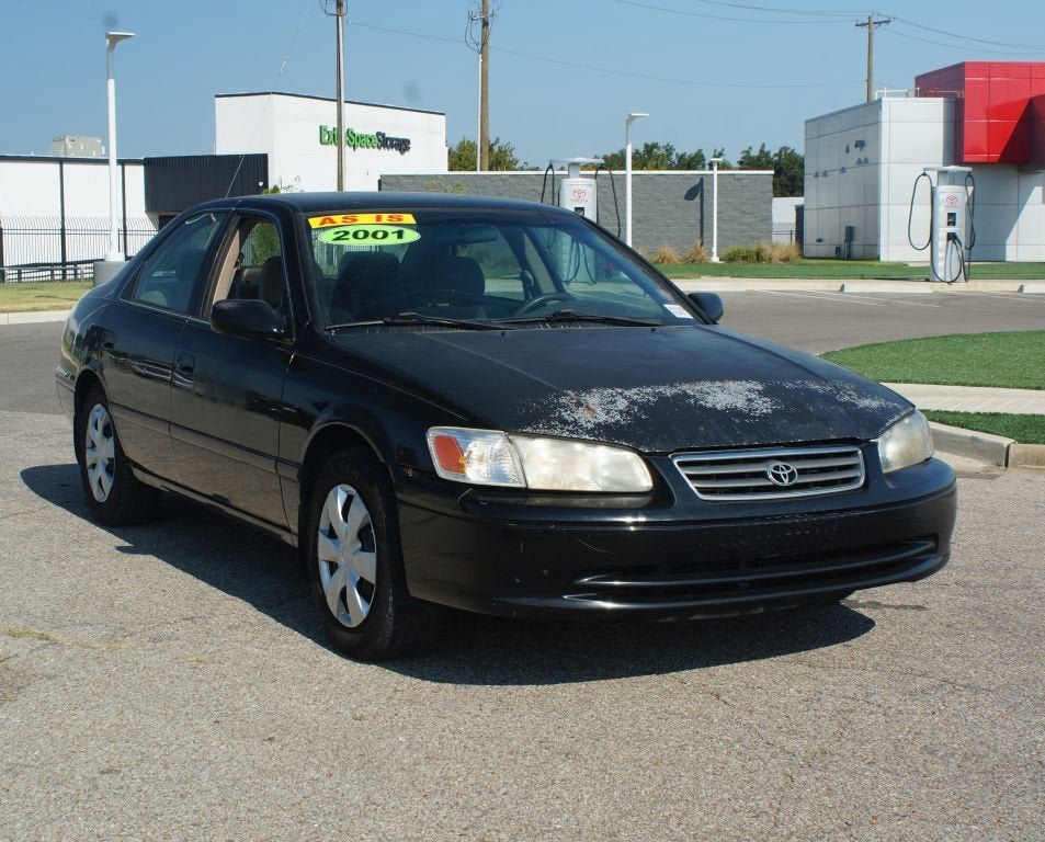 Used 2001 Toyota Camry CE w/ Value Pkg 1 FWD image 2