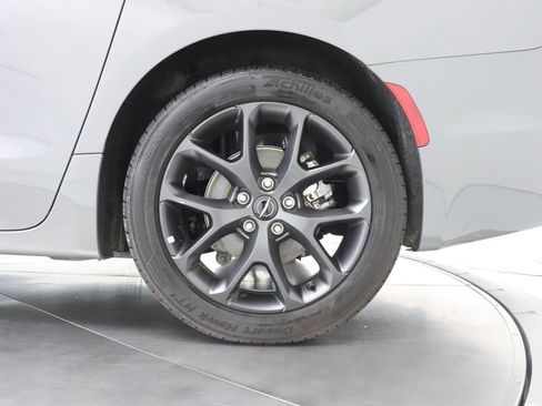 Used 2022 Chrysler Pacifica Touring-L w/ S Appearance Package image 43