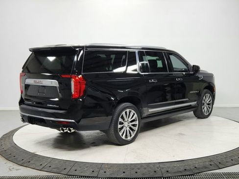 Used 2021 GMC Yukon XL Denali w/ Denali Premium Package image 7