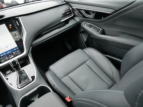 Certified 2025 Subaru Outback Limited image 11