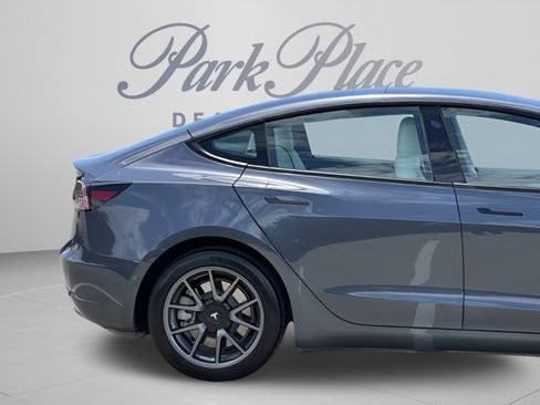 Used 2022 Tesla Model 3 Long Range AWD/4WD image 30
