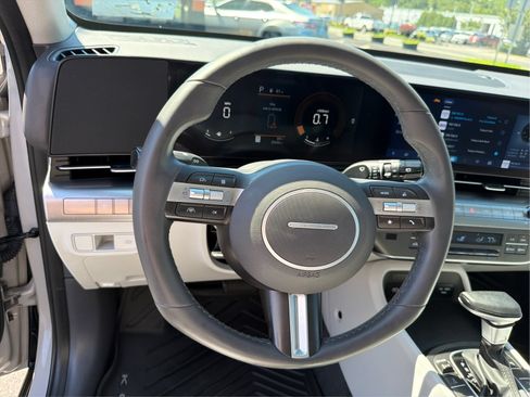 Used 2025 Hyundai Kona SEL AWD/4WD image 18