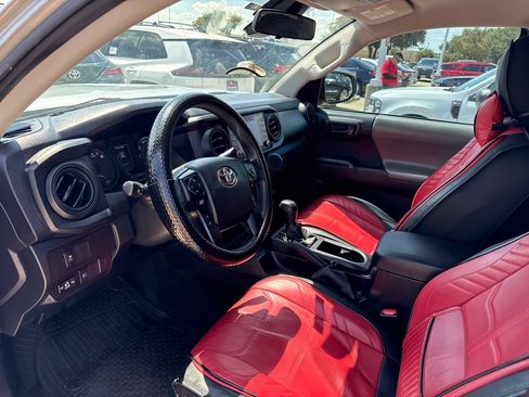 Used 2022 Toyota Tacoma SR w/ SR Convenience Package RWD image 7