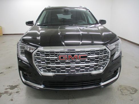 Certified 2022 GMC Terrain Denali image 2