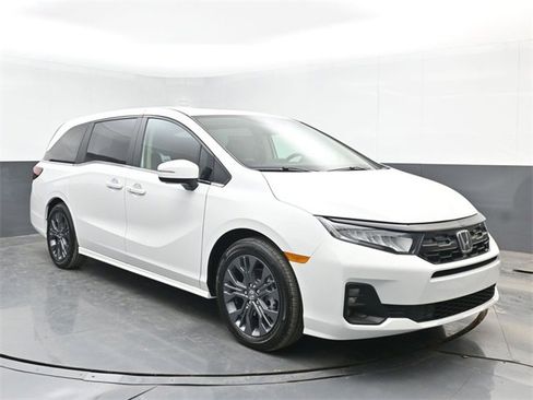 New 2026 Honda Odyssey Touring image 2
