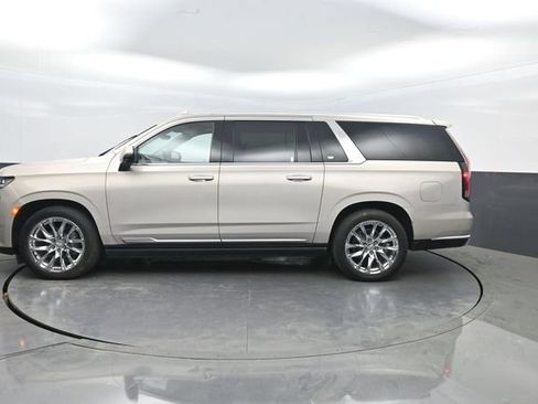 Used 2021 Cadillac Escalade ESV Premium Luxury Platinum AWD/4WD image 3